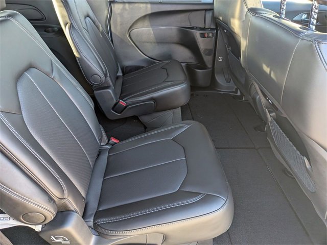 New 2026 Chrysler Pacifica Select w/ S Appearance Package image 28