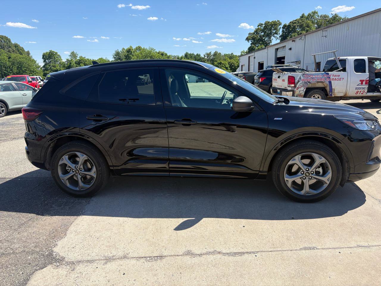 Used 2023 Ford Escape ST-Line w/ Tech Pack #1 AWD/4WD image 2