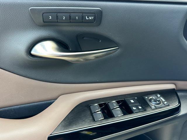 Used 2023 Lexus ES 350 w/ Premium Package FWD image 17