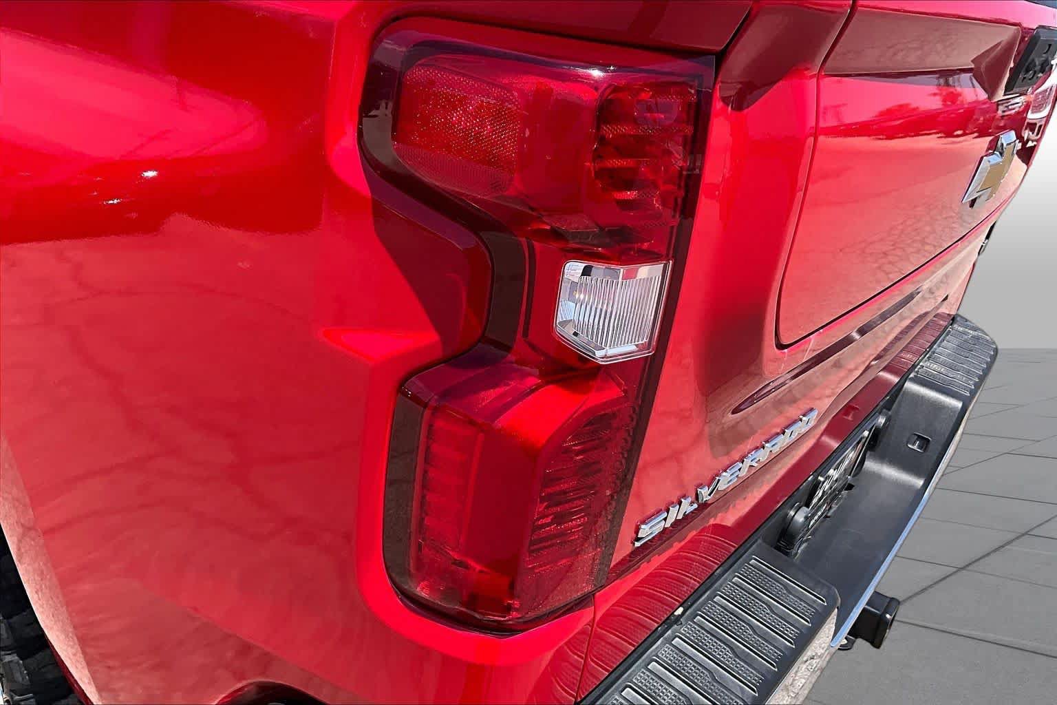 Used 2022 Chevrolet Silverado 1500 LT RWD image 28