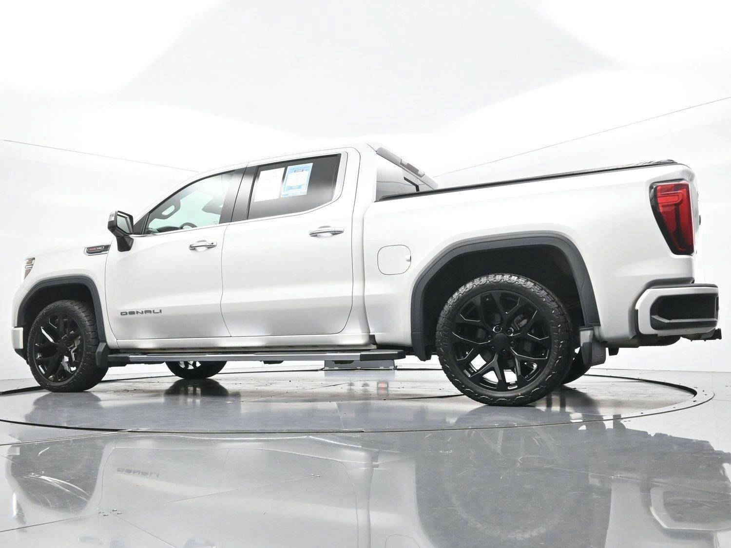 Used 2022 GMC Sierra 1500 Denali w/ Driver Alert Package II AWD/4WD image 45