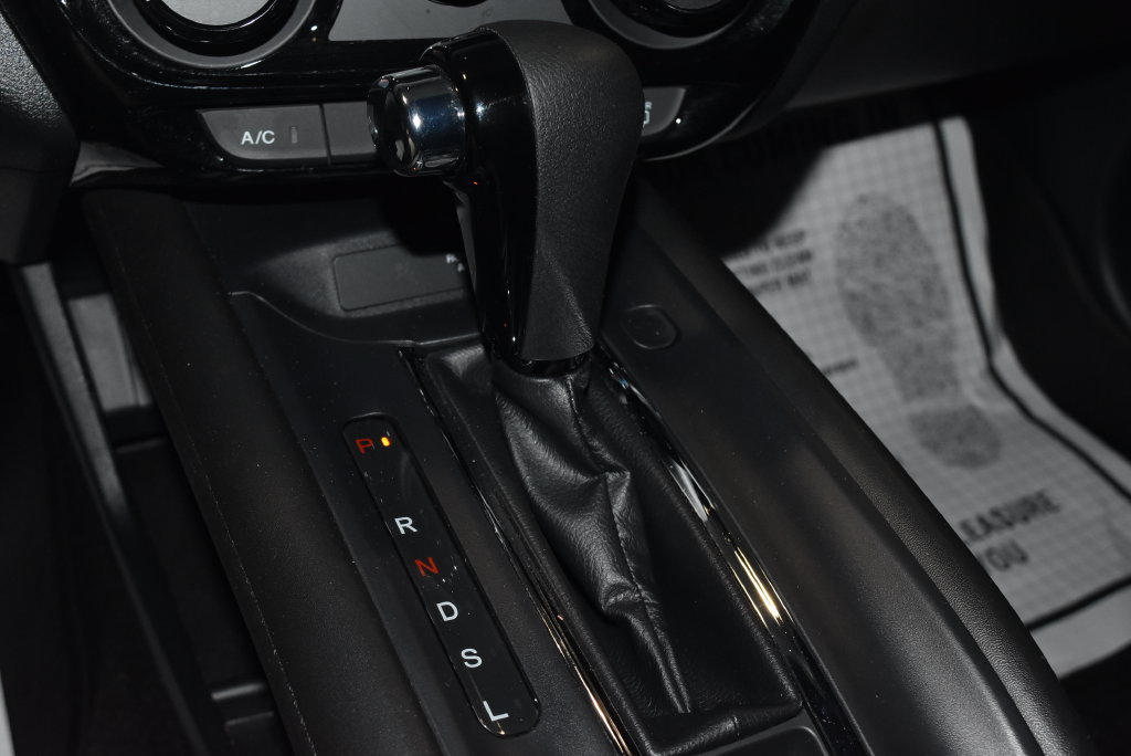 Used 2022 Honda HR-V LX image 14