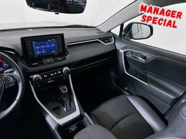 Used 2021 Toyota RAV4 XLE Premium image 26
