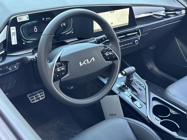 Used 2025 Kia Niro EX Touring FWD image 16