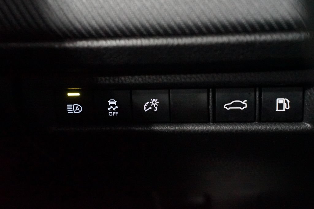 Used 2025 Toyota Camry SE FWD image 25