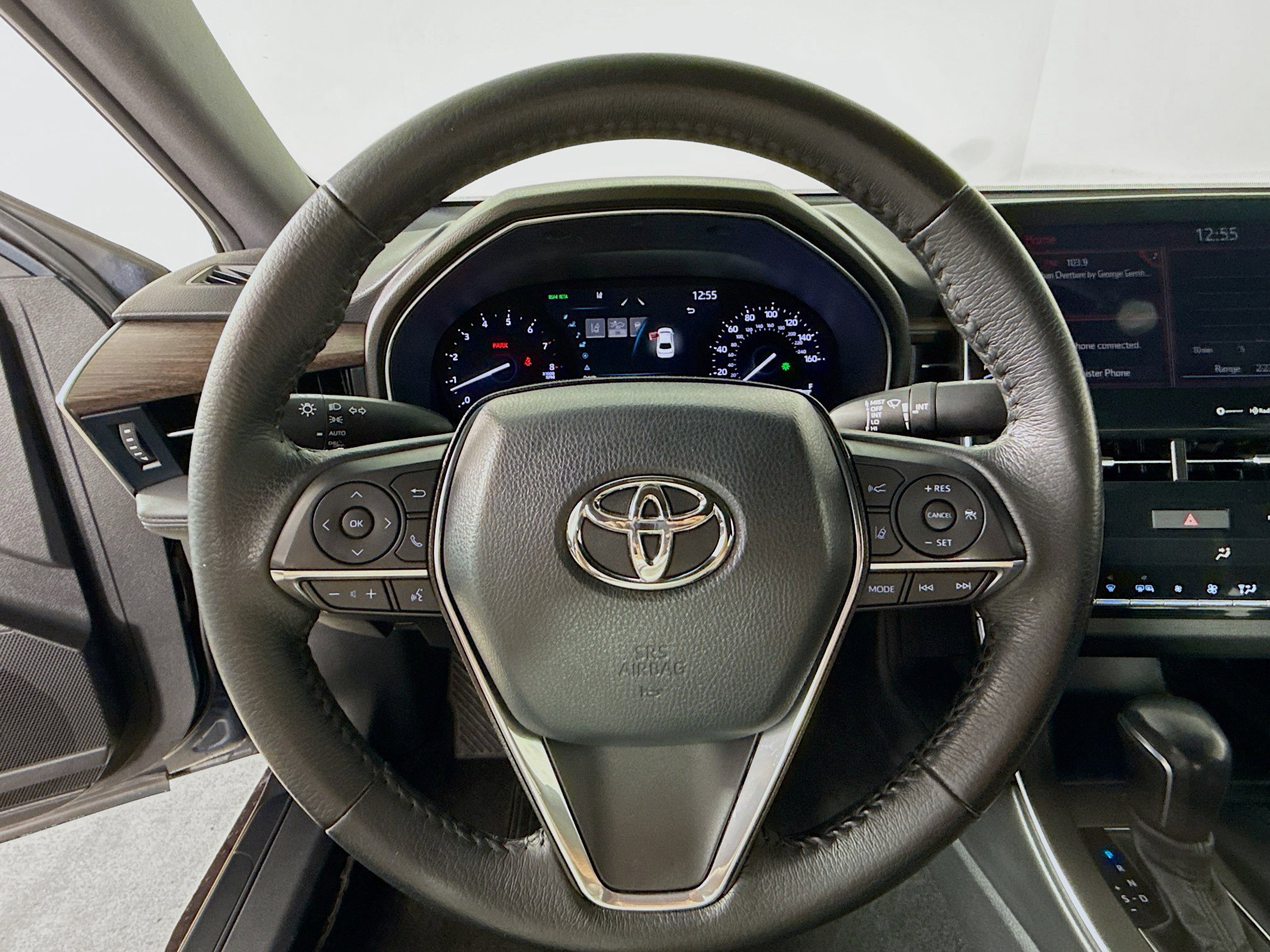 Used 2022 Toyota Avalon XLE image 11