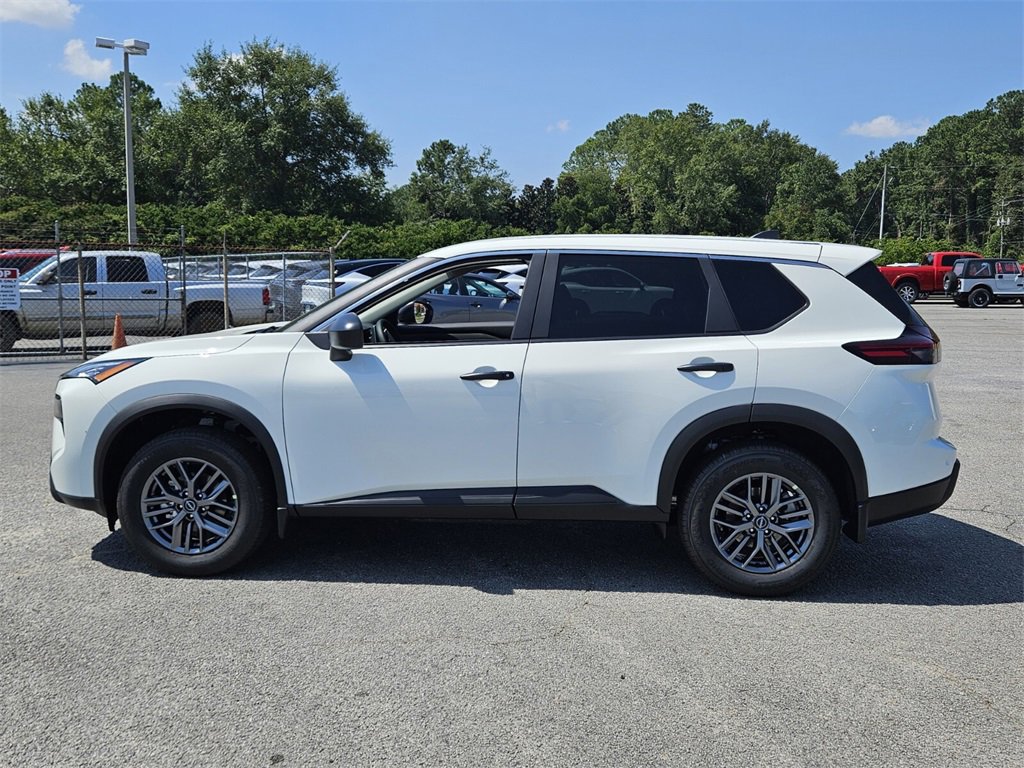New 2026 Nissan Rogue S image 2