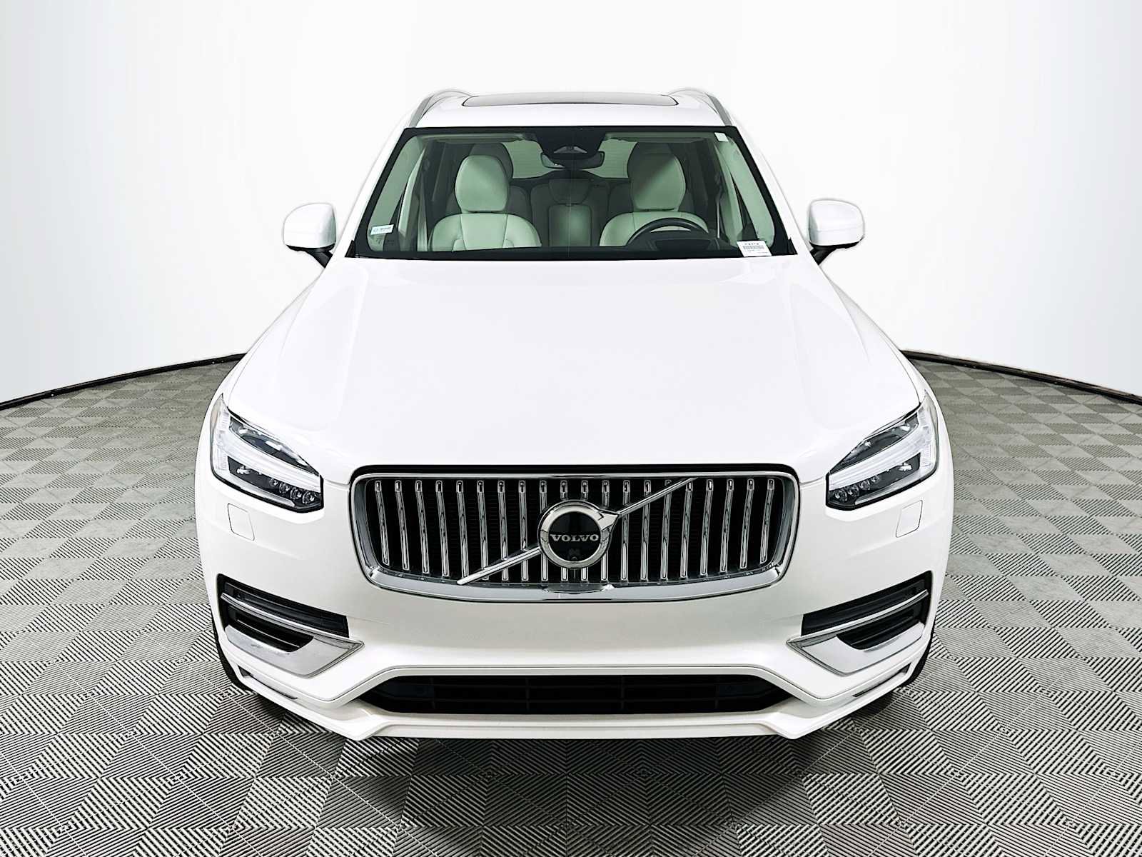 Certified 2024 Volvo XC90 B6 Ultimate image 2