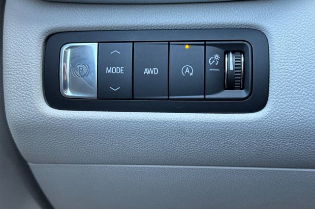 New 2026 GMC Acadia Denali w/ Super Cruise Package image 33