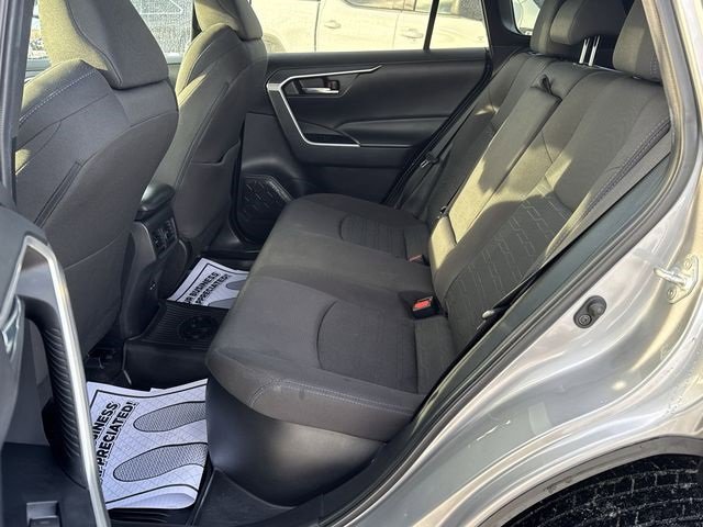 Used 2022 Toyota RAV4 SE image 25