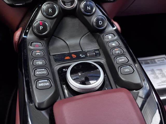 Used 2020 Aston Martin V8 Vantage Coupe RWD image 22