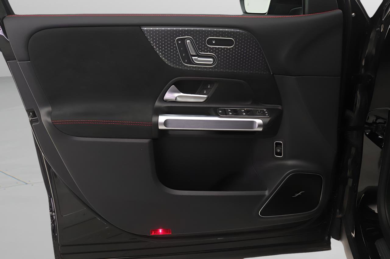 Certified 2025 Mercedes-Benz GLB 250 image 17