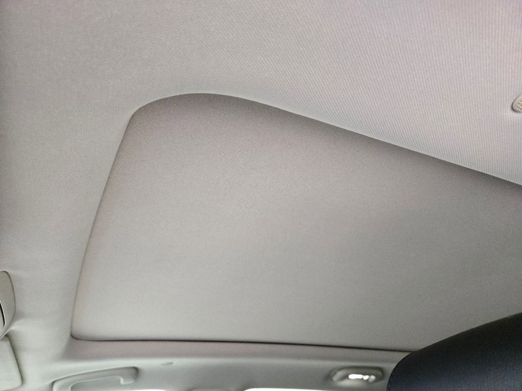 Used 2018 Cadillac XT5 Luxury w/ Driver Awareness Package image 9