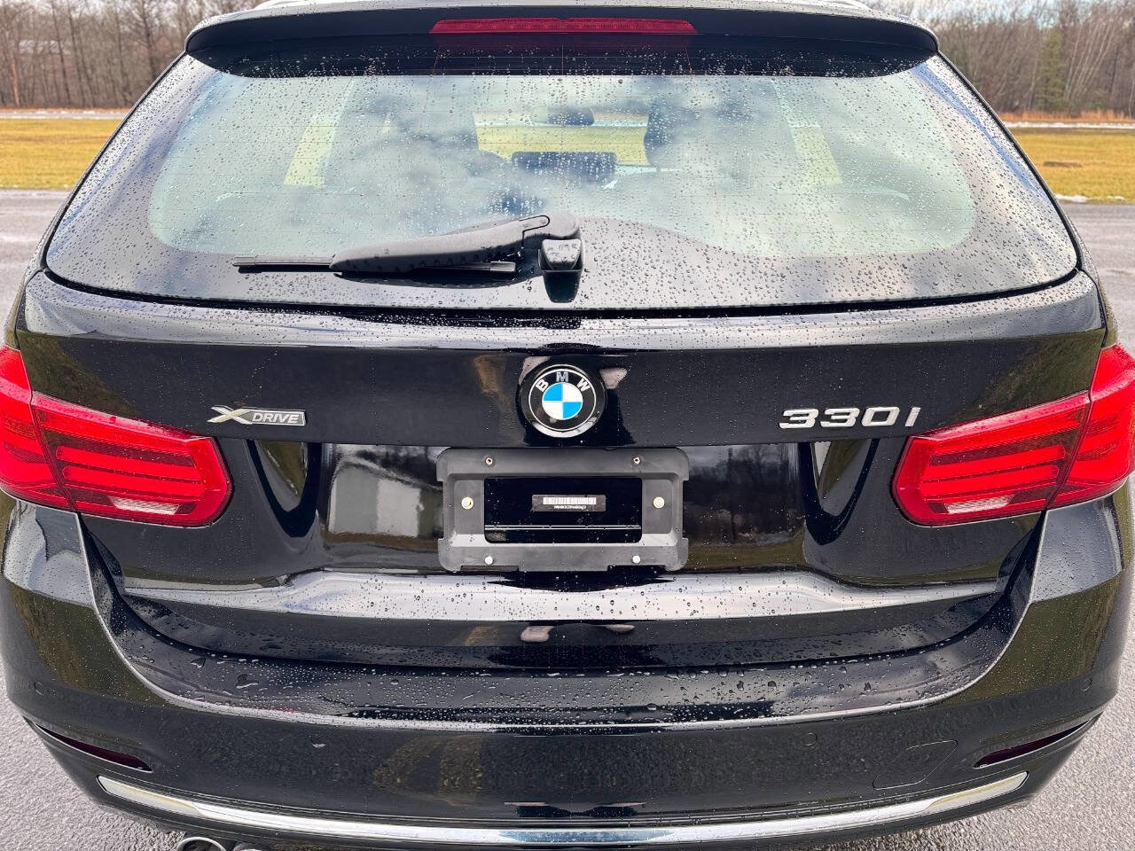 Used 2017 BMW 330i xDrive Wagon image 14