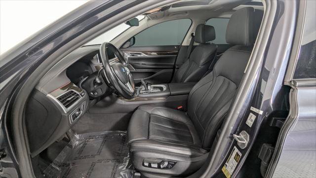 Used 2020 BMW 740i image 13