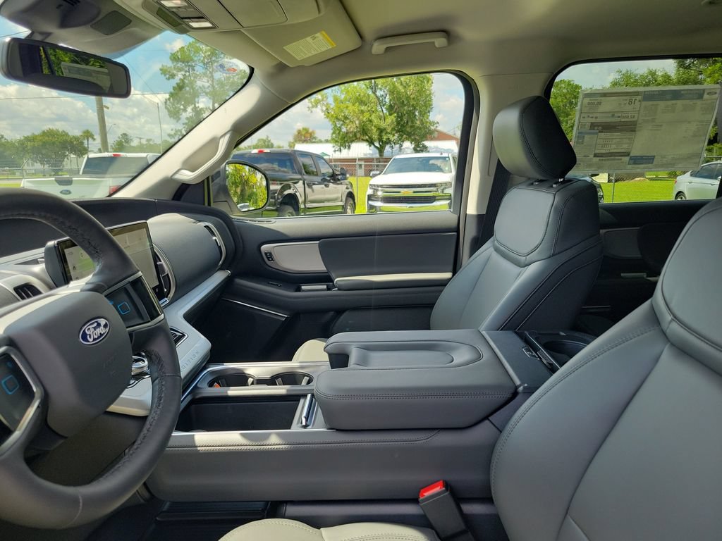 New 2027 Ford Expedition Active RWD image 18