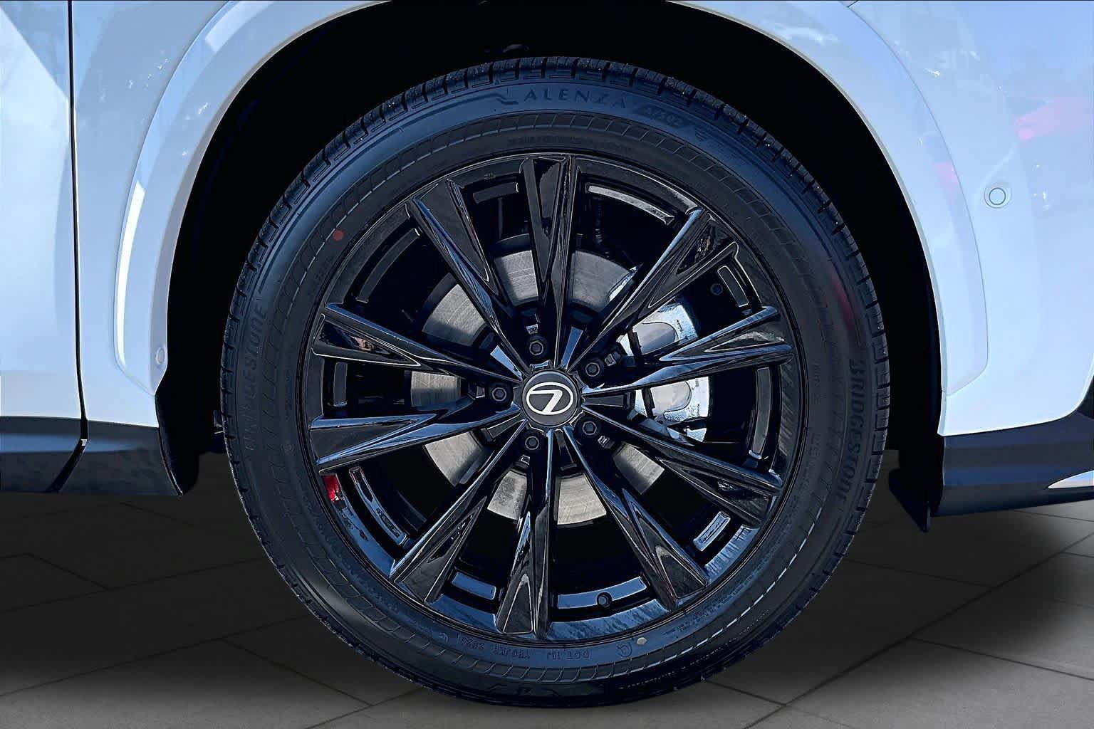 New 2026 Lexus NX 450h+ F Sport AWD/4WD image 9