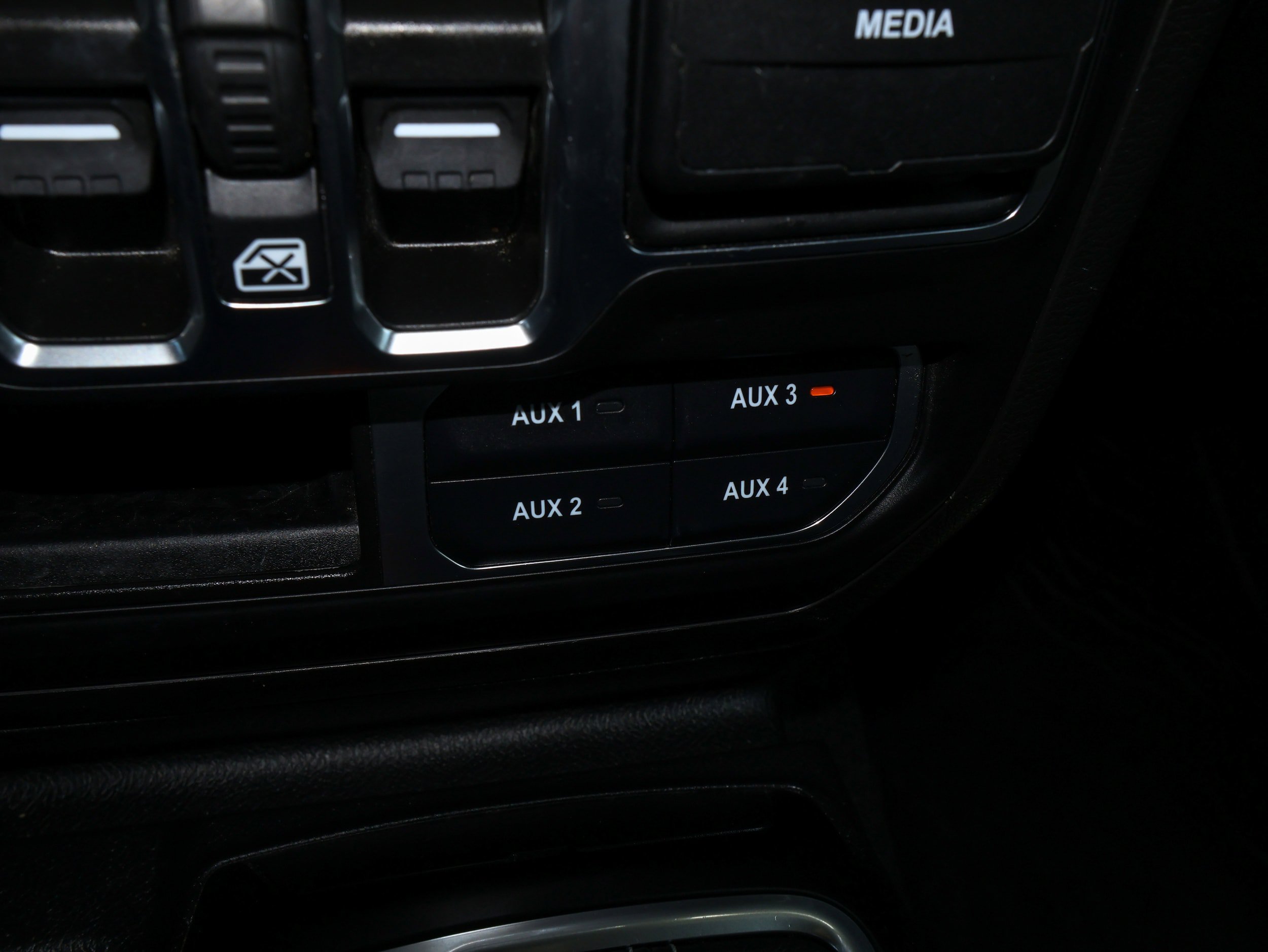 Used 2023 Jeep Wrangler Unlimited Sahara w/ Cold Weather Group AWD/4WD image 31