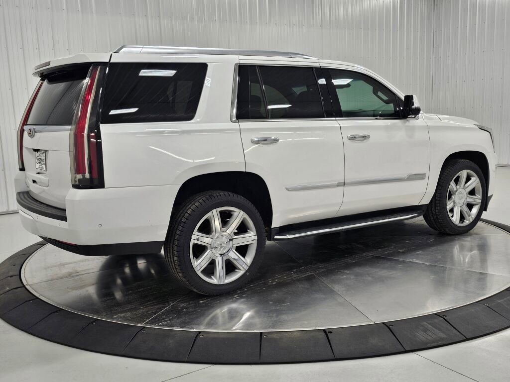 Used 2019 Cadillac Escalade Luxury AWD/4WD image 5