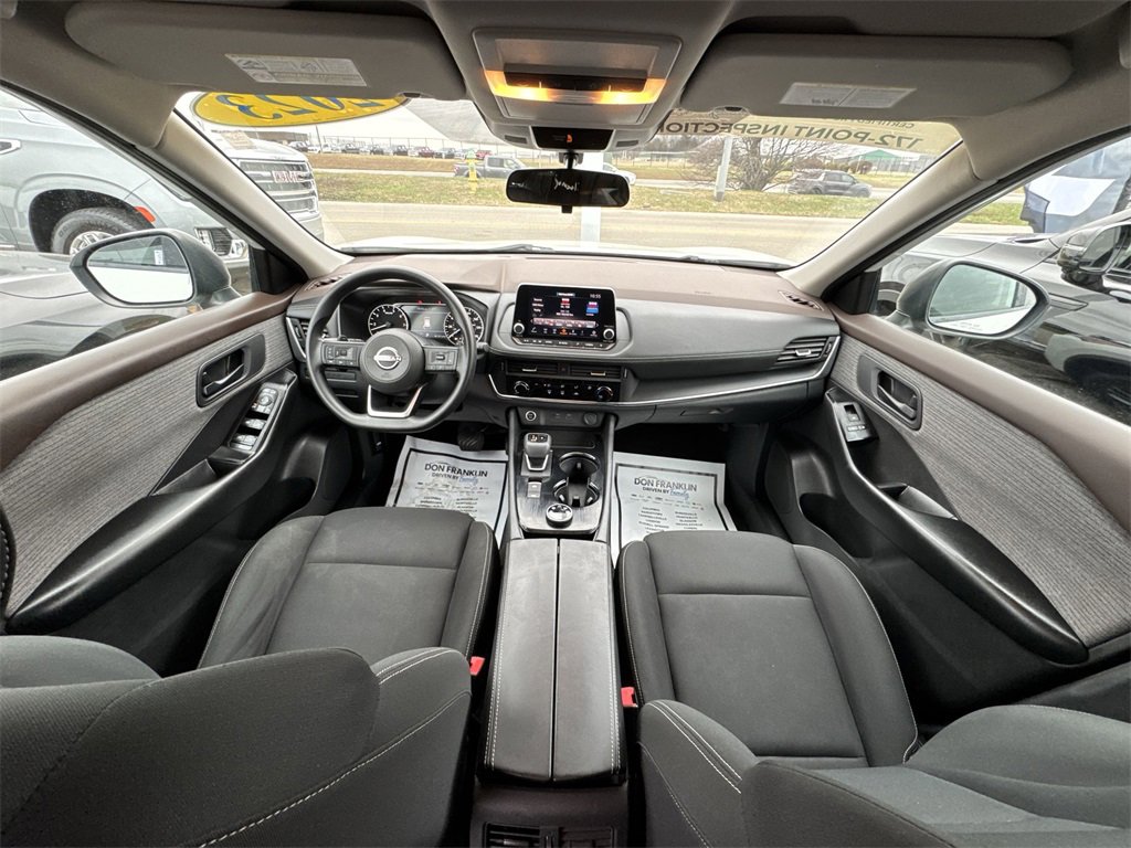 Used 2023 Nissan Rogue S image 12