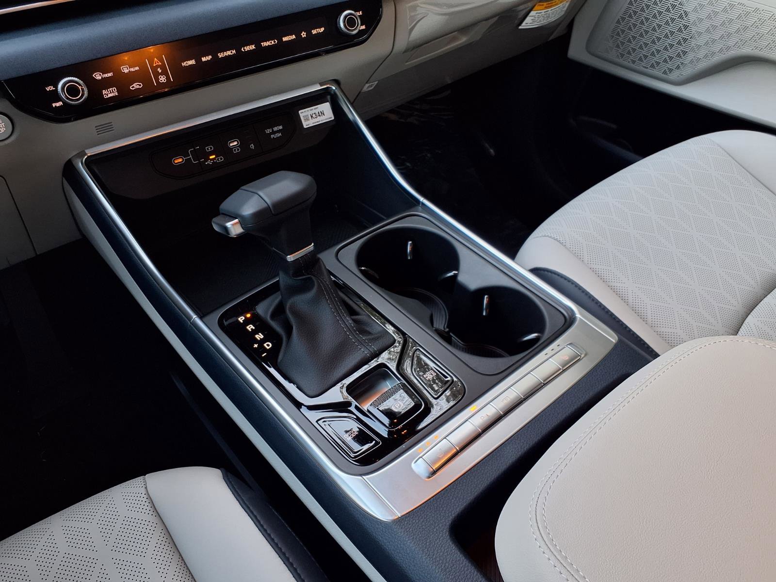 New 2026 Kia Carnival EX image 9