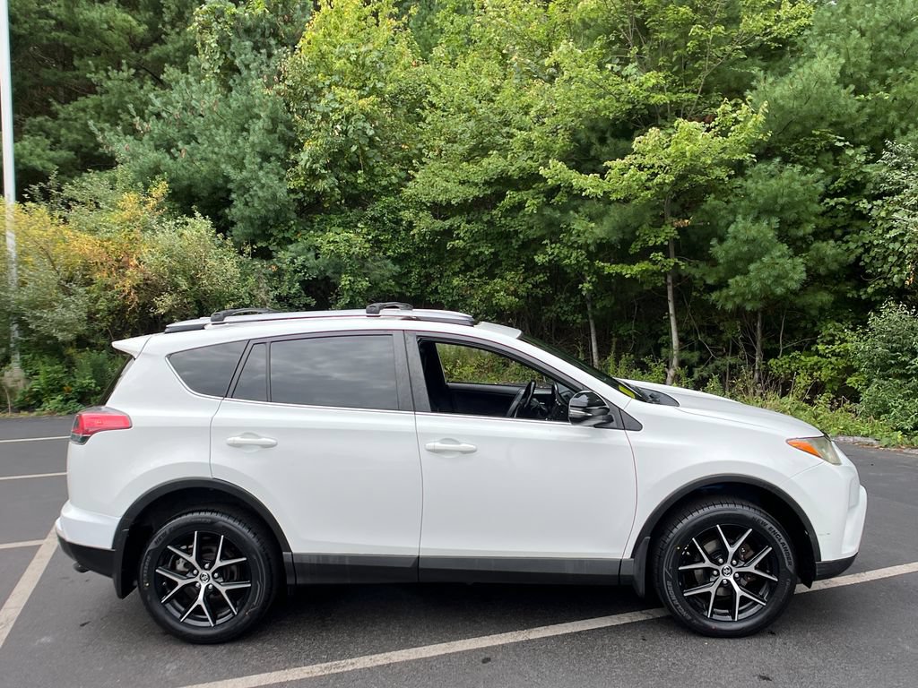 Used 2018 Toyota RAV4 SE w/ Power Extra Value Package AWD/4WD image 6