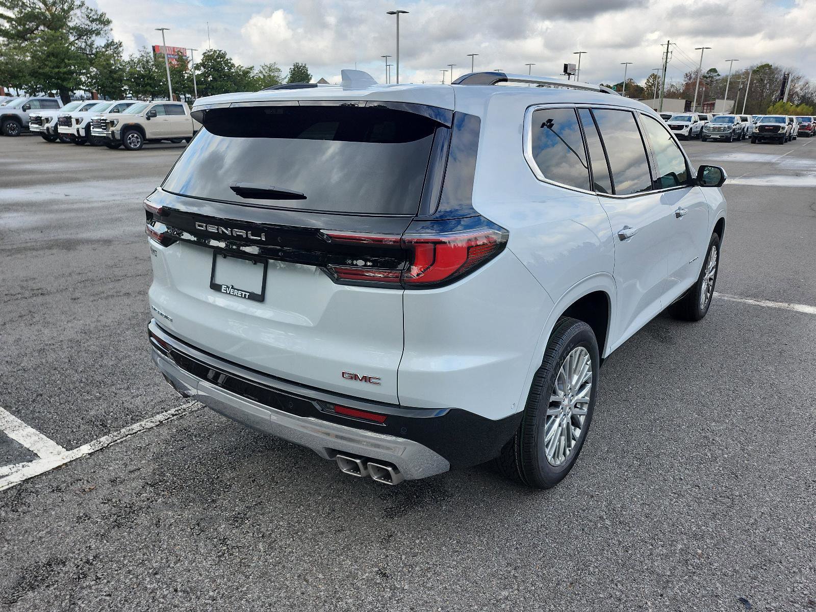 New 2026 GMC Acadia Denali w/ Super Cruise Package image 3