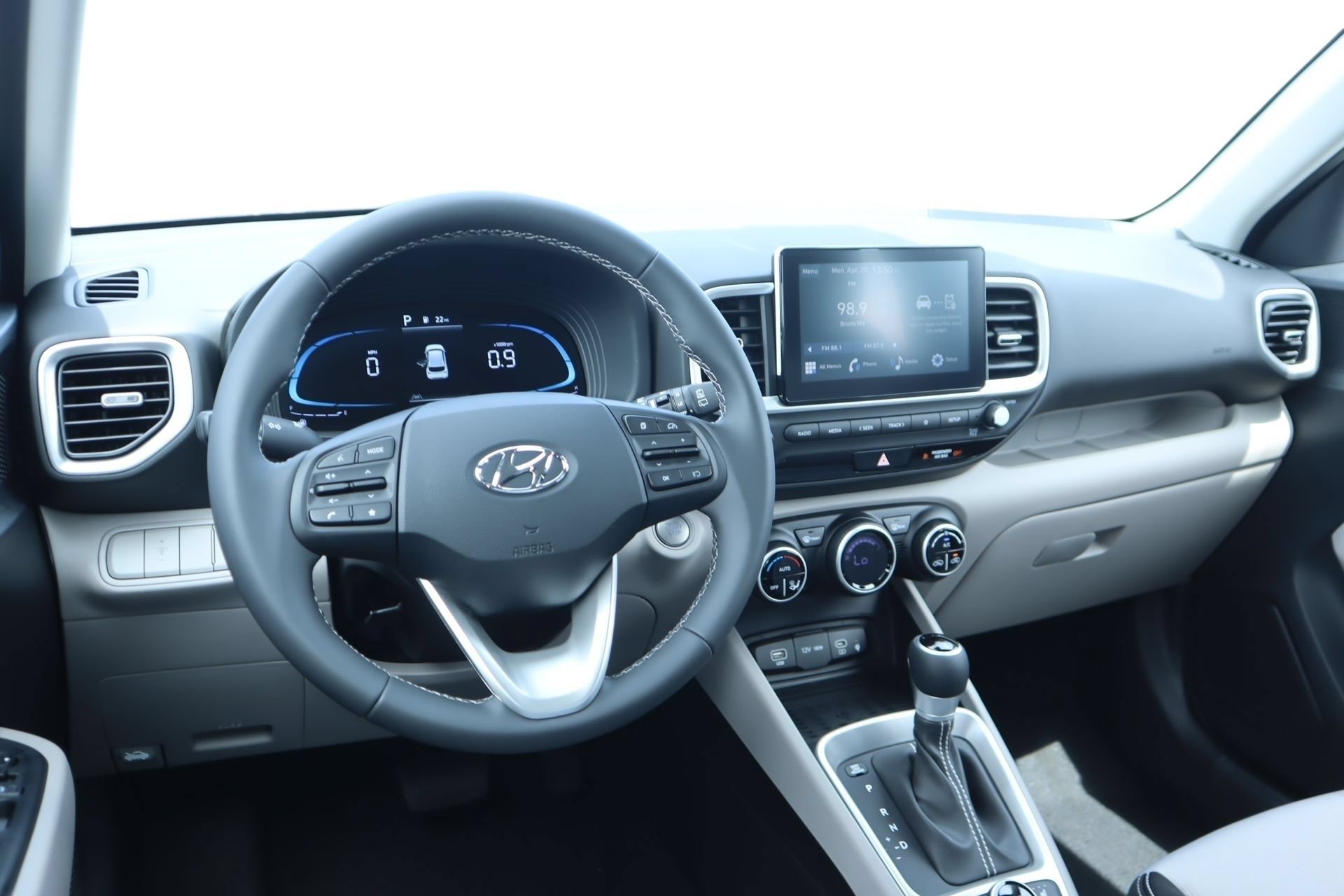 New 2026 Hyundai Venue SEL FWD image 10