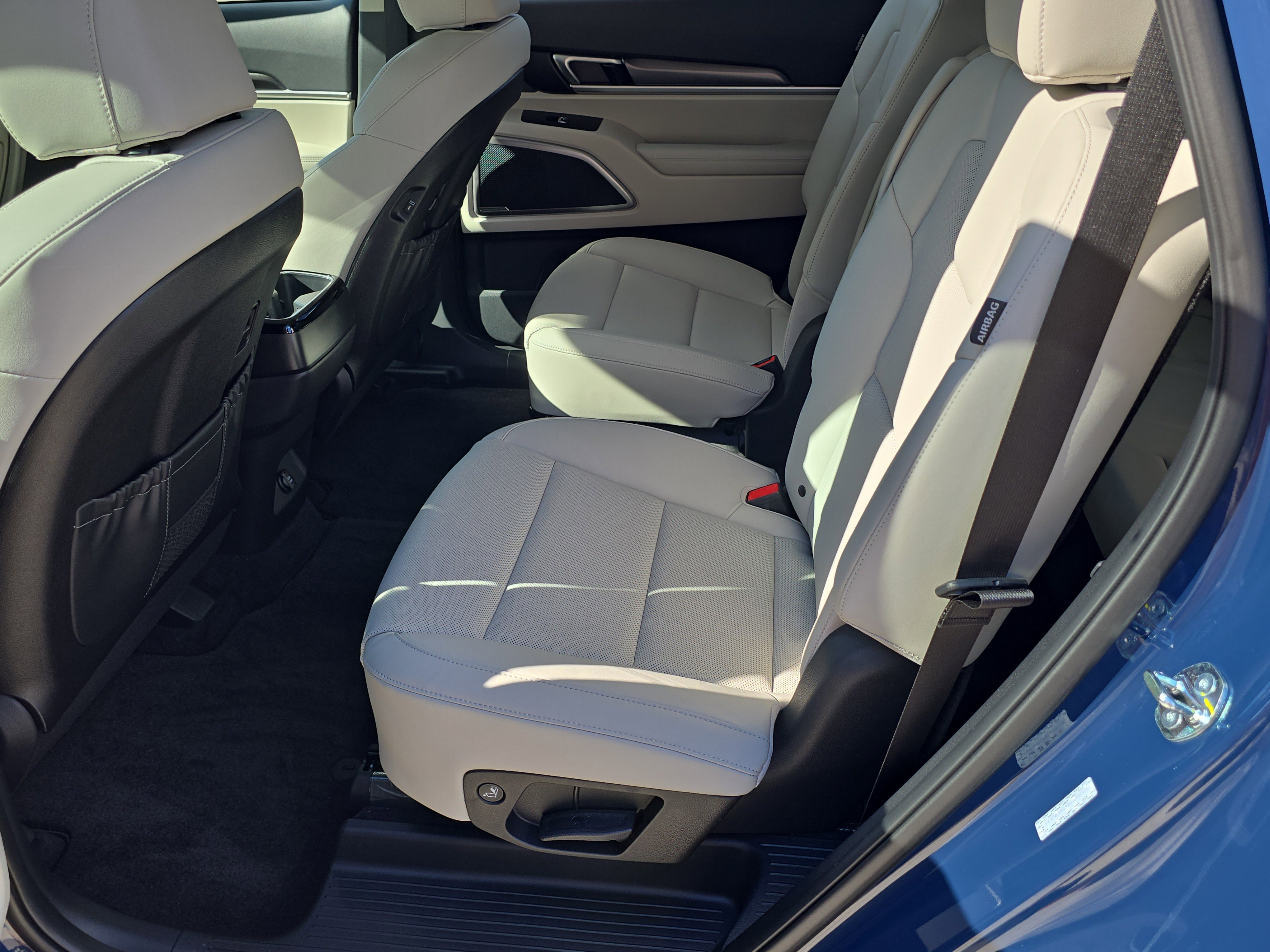 Used 2025 Kia Telluride S image 19