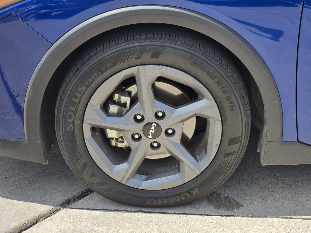 Certified 2025 Kia K4 FWD image 17