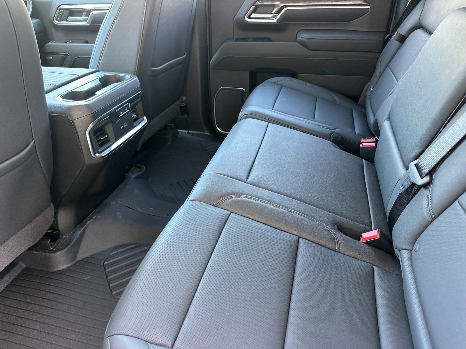New 2026 Chevrolet Silverado 2500 LTZ w/ LTZ Premium Package AWD/4WD image 12