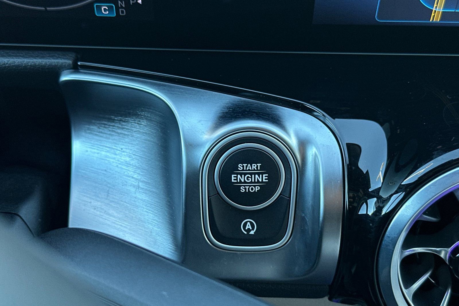 Certified 2025 Mercedes-Benz GLB 250 image 21