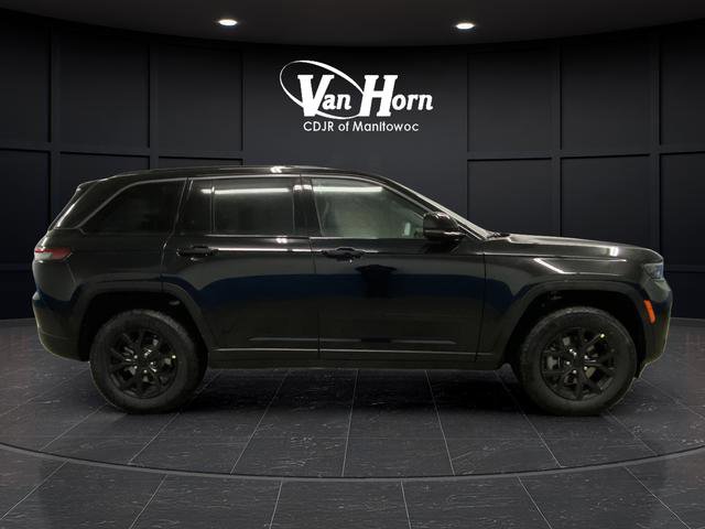 New 2026 Jeep Grand Cherokee Altitude image 2
