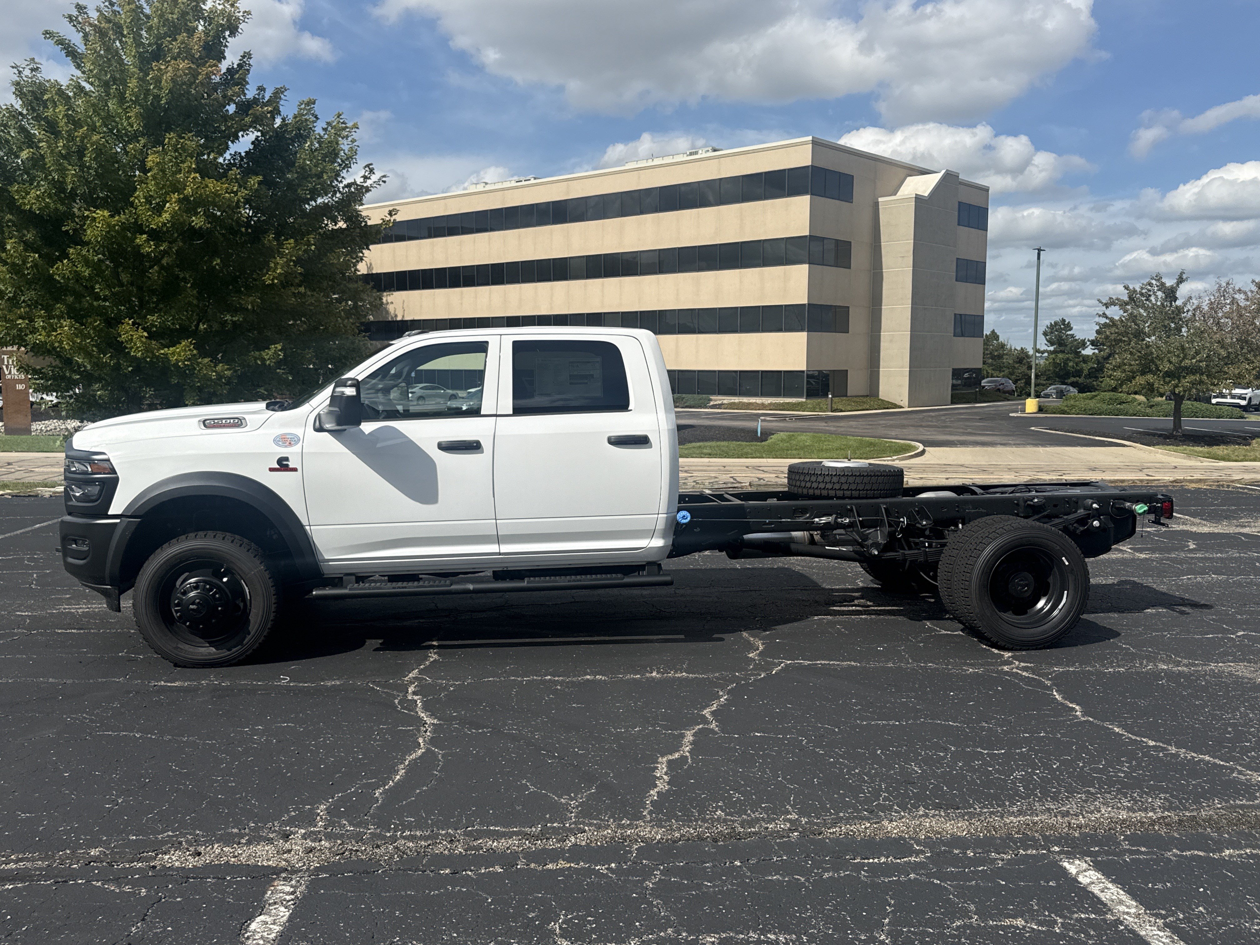 New 2027 RAM 5500 Tradesman AWD/4WD image 5