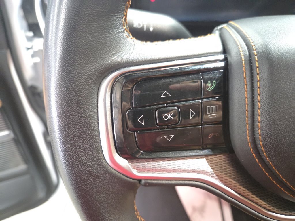 Used 2023 Jeep Grand Wagoneer Series III AWD/4WD image 19