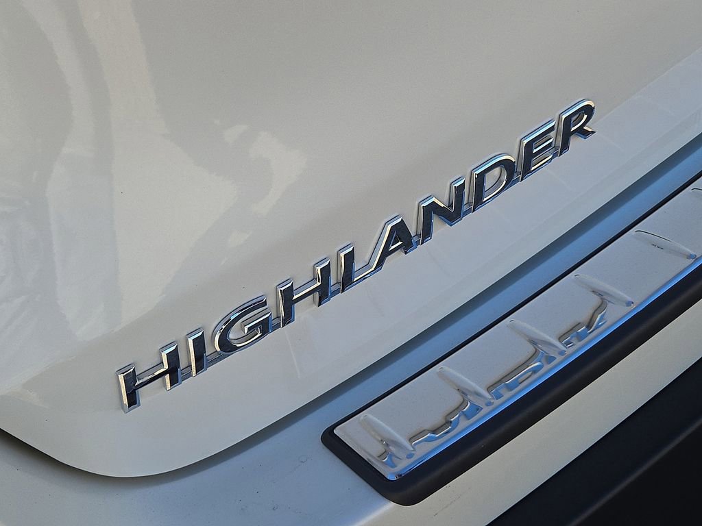 Used 2017 Toyota Highlander Limited image 11