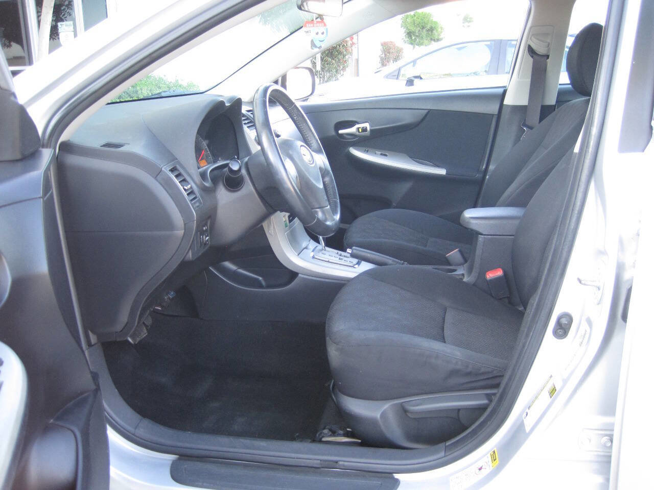 Used 2010 Toyota Corolla S image 22