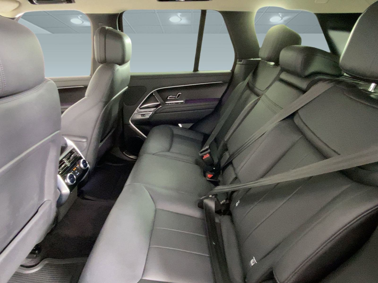 Used 2023 Land Rover Range Rover SE image 25