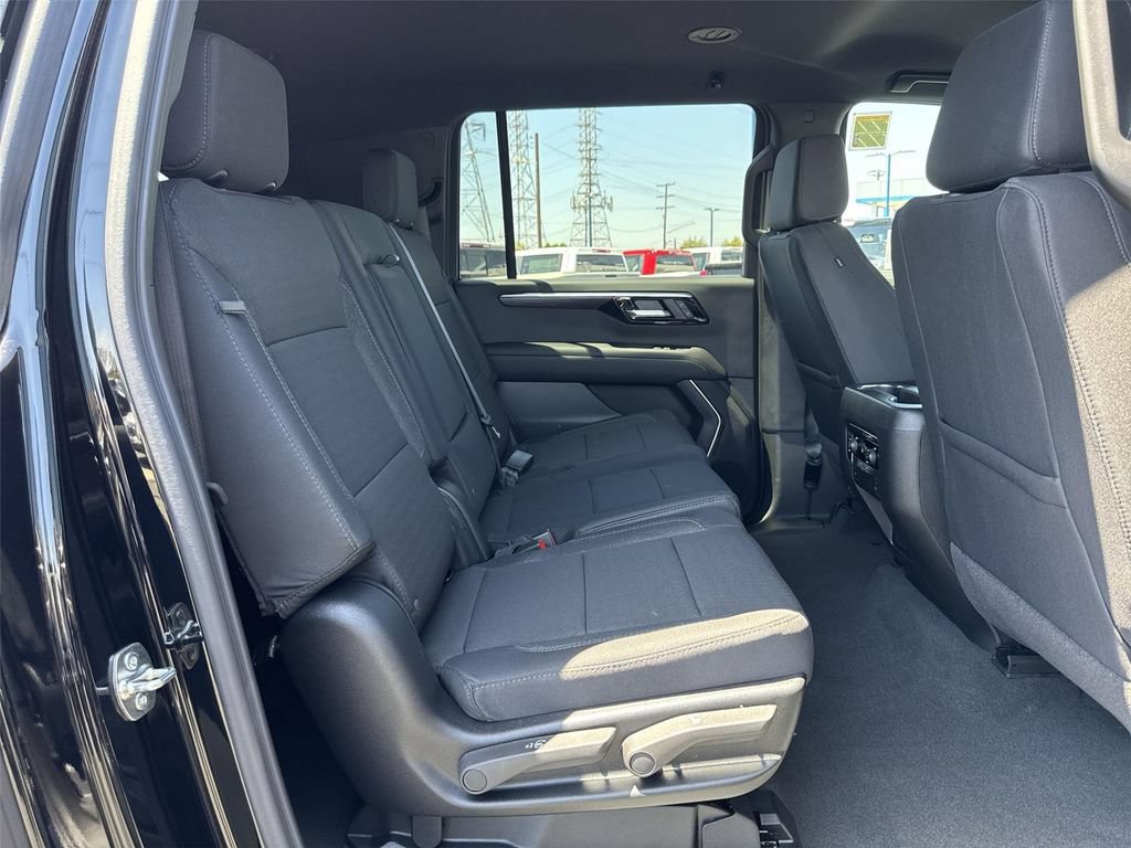 New 2026 Chevrolet Suburban LS RWD image 30
