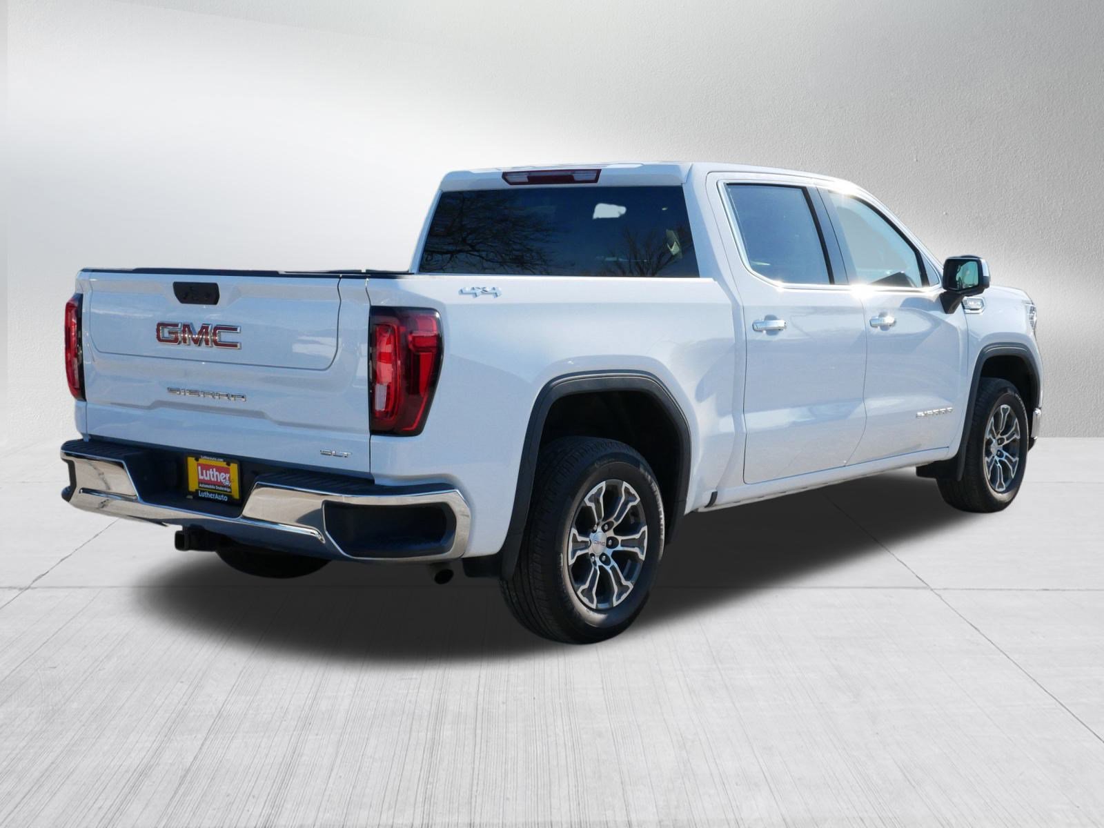 Used 2025 GMC Sierra 1500 SLT AWD/4WD image 7