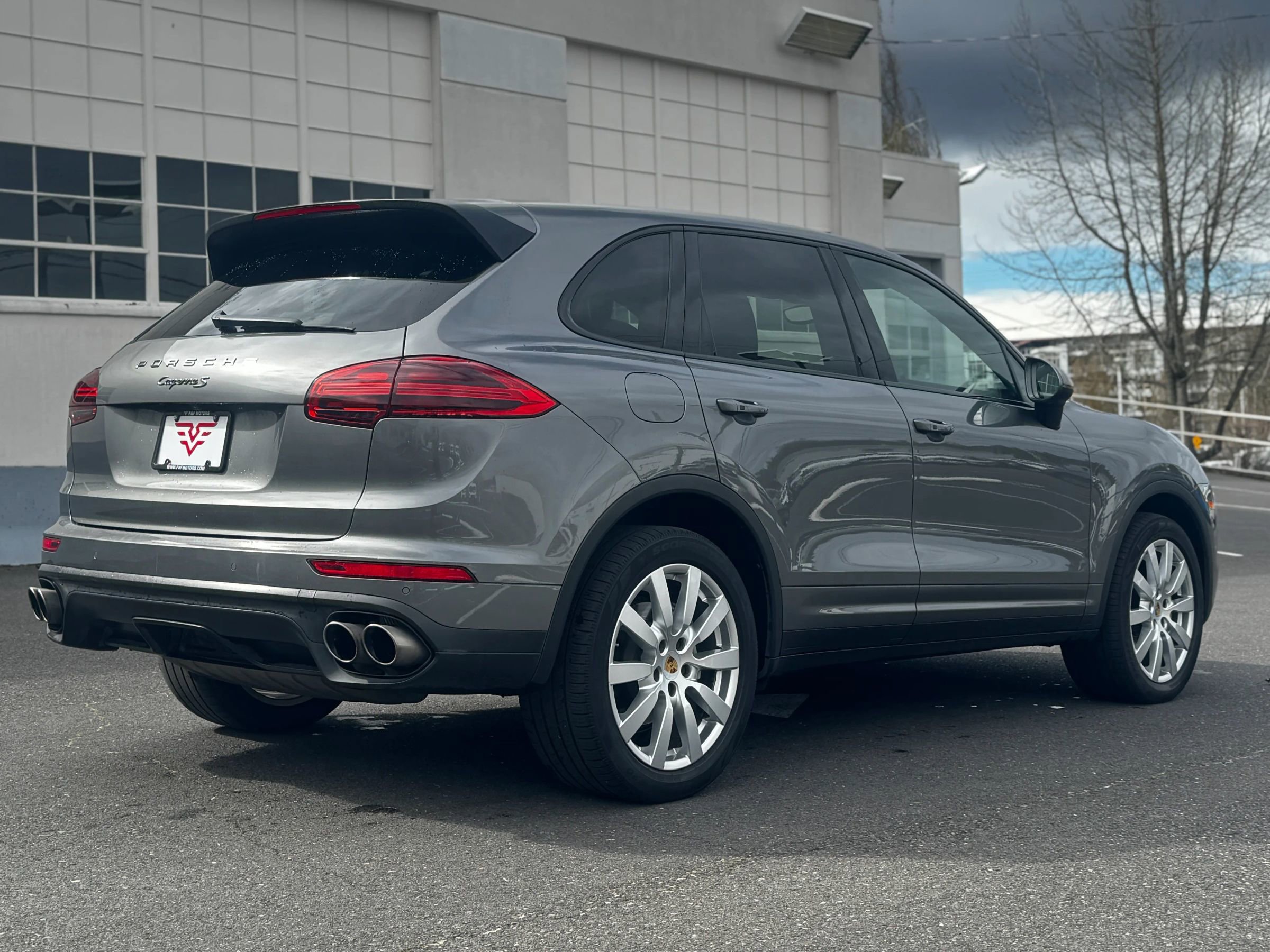 Used 2017 Porsche Cayenne S AWD/4WD image 4
