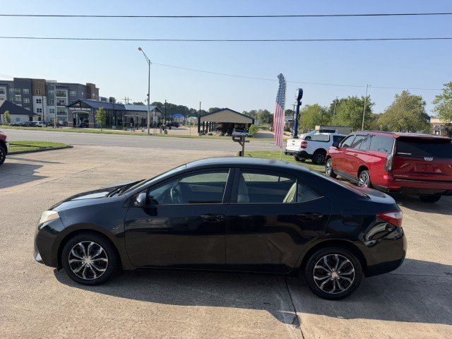 Used 2015 Toyota Corolla LE FWD image 5