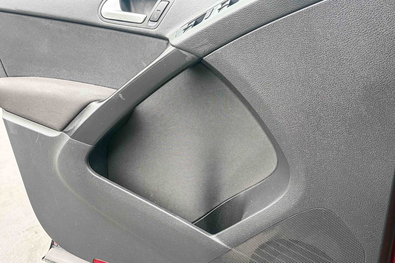 Used 2015 Volkswagen Tiguan S AWD/4WD image 19