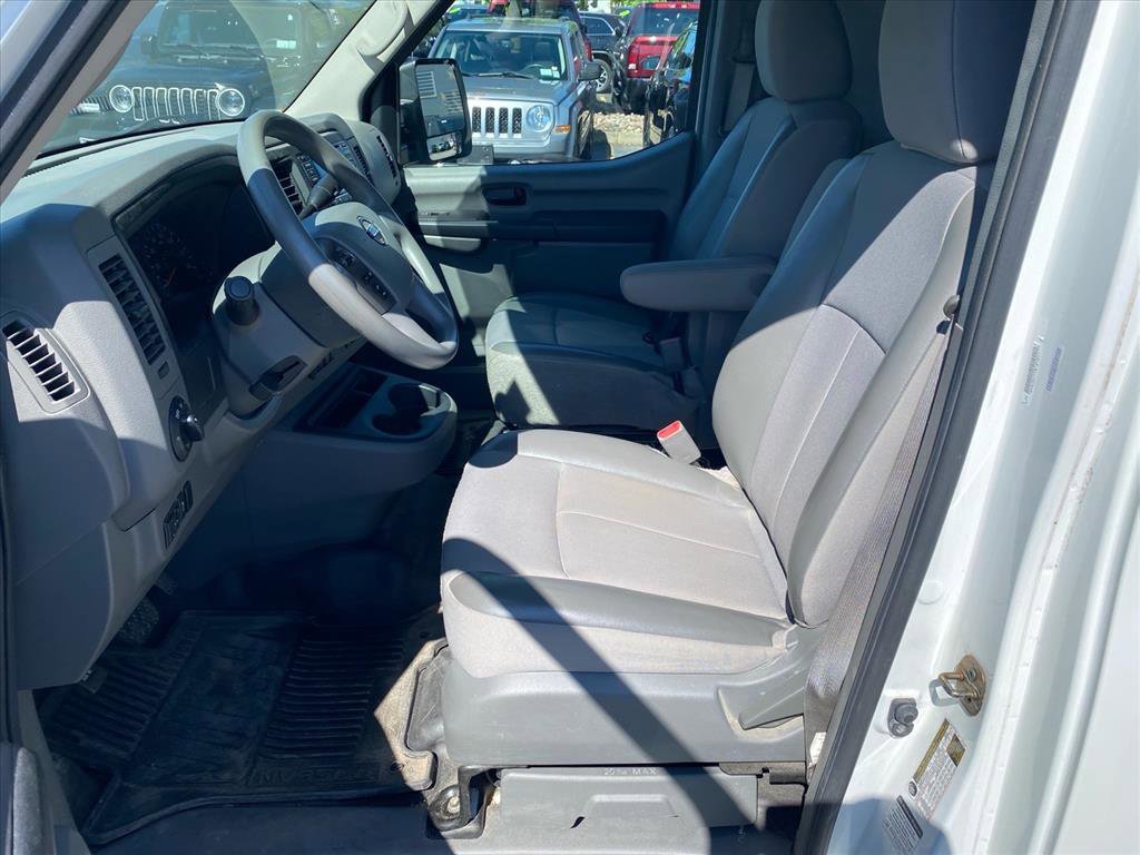 Used 2018 Nissan NV 3500 S RWD image 9