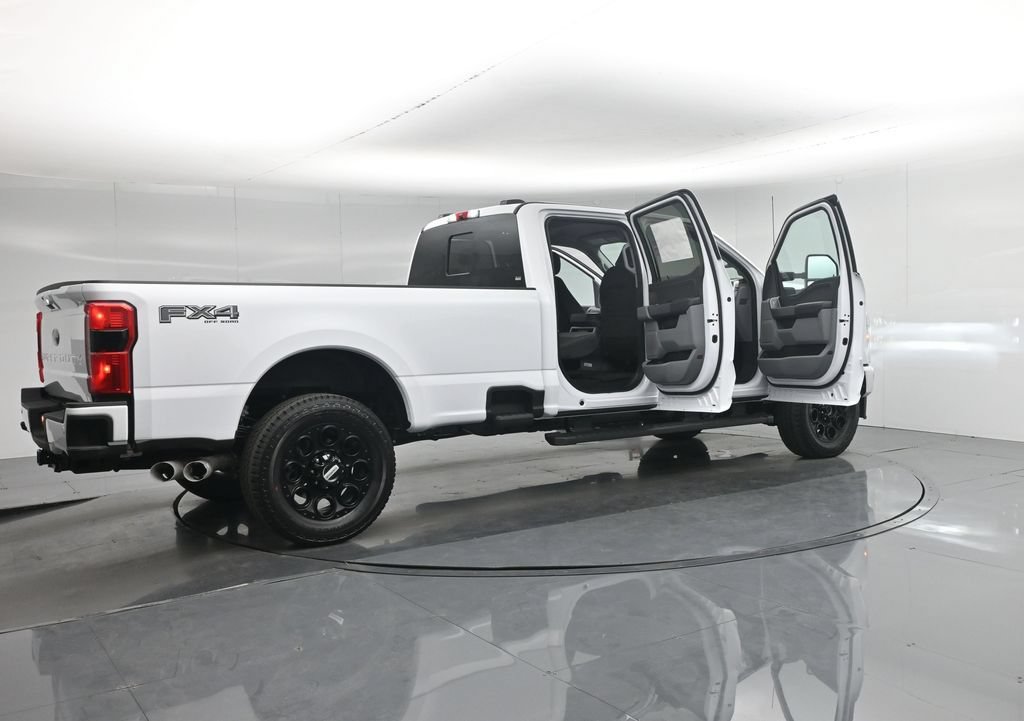 New 2026 Ford F350 XLT w/ XLT Premium Package AWD/4WD image 5