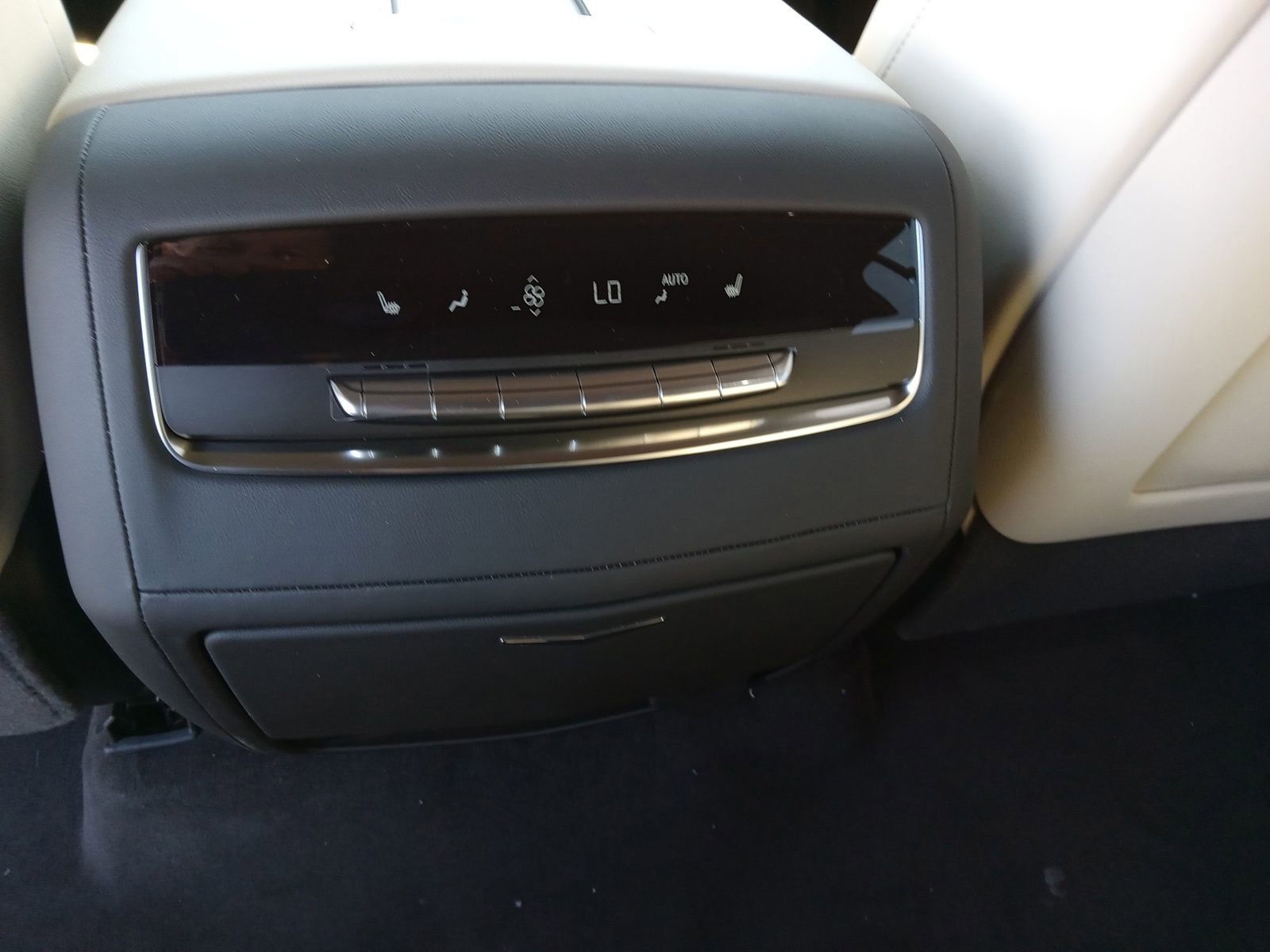 New 2026 Cadillac Escalade ESV Sport image 25