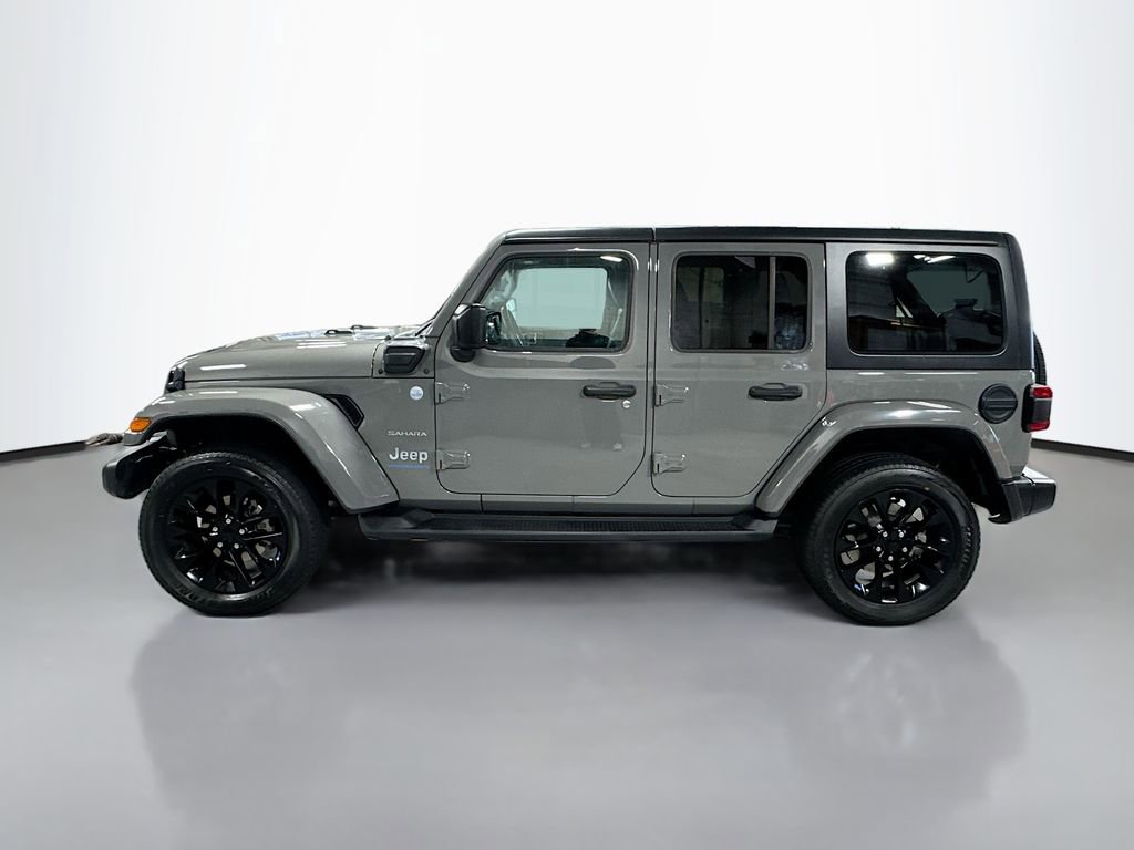 Used 2023 Jeep Wrangler Unlimited Sahara w/ Cold Weather Group AWD/4WD image 10