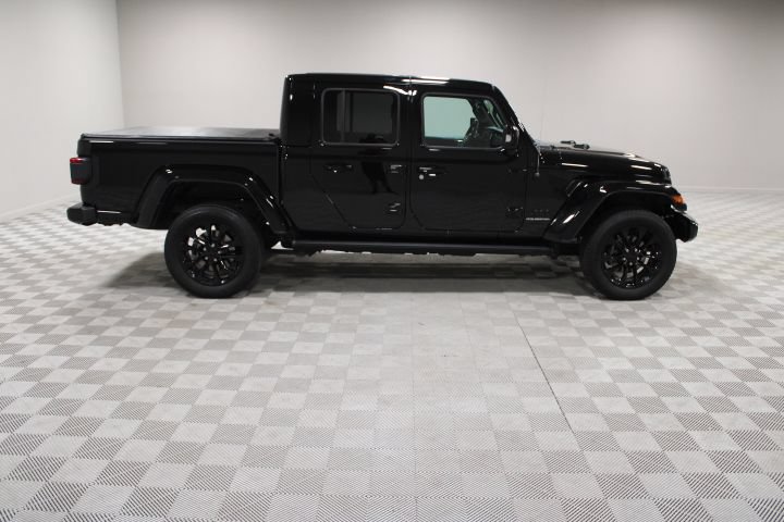 Used 2023 Jeep Gladiator Overland AWD/4WD image 12