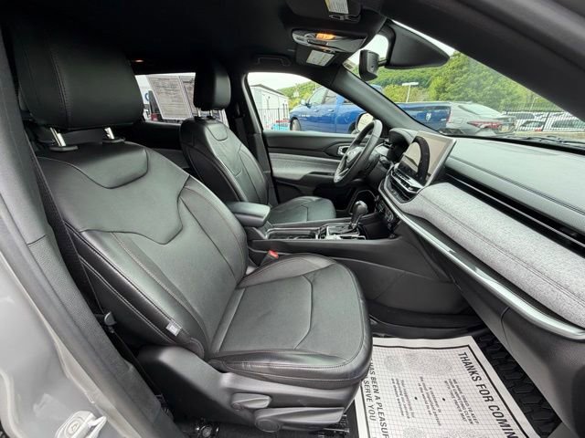 Used 2023 Jeep Compass Latitude AWD/4WD image 37