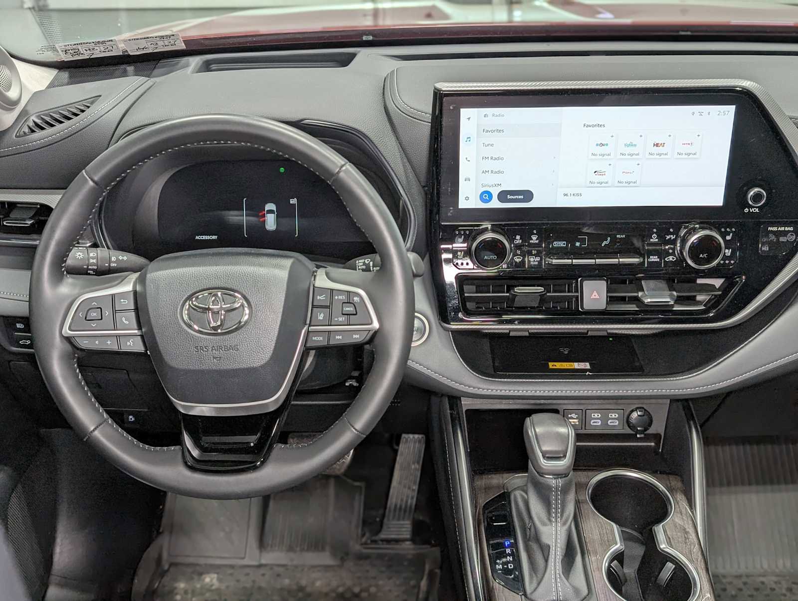 Used 2024 Toyota Highlander Platinum image 5